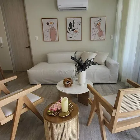 Apartment Luxury Apartament Cerca Al Mar